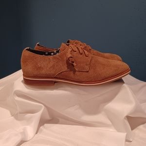 Pre-owned Women’s Ellen Degeneres brown suede tie shoes. Size 8m